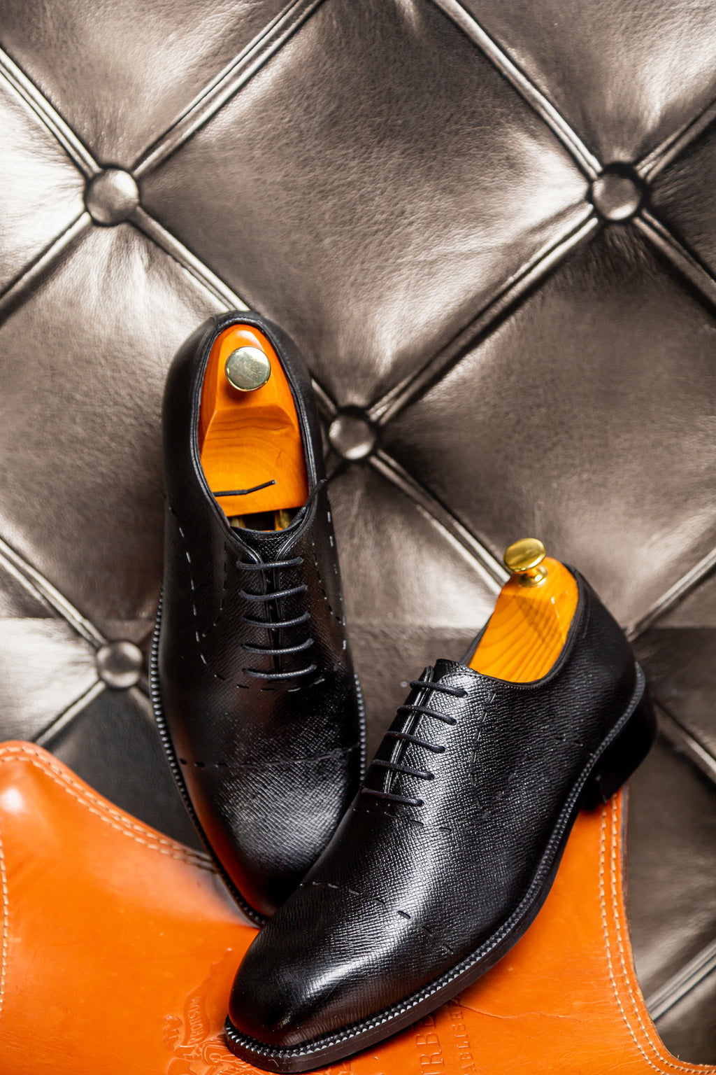 The Heritage Oxford Textured Black Calfskin Dress Shoes